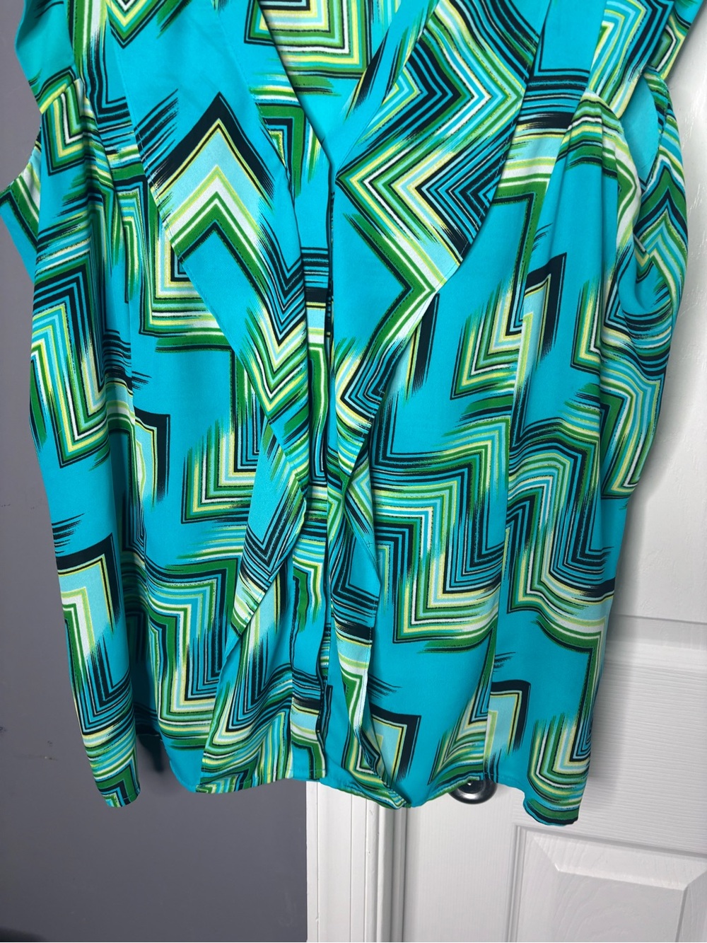Worthington Blue & Green Abstract Print Ruffle V Neck Blouse XL - Picture 2 of 7